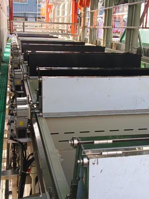 Giá tốt Thiết bị làm sạch bằng phun hợp kim titan với chất tẩy rửa trung tính để sấy khô các bộ phận hàng không vũ trụ trực tuyến