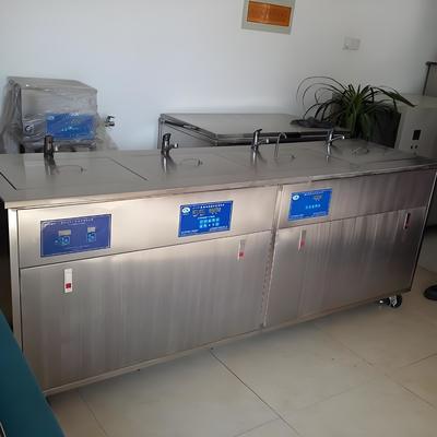 Guter Preis Semi-Auto 5 Tanks Ultraschallreinigungsgeräte für medizinische Geräte mit Timer-Steuerung Trocknen Online