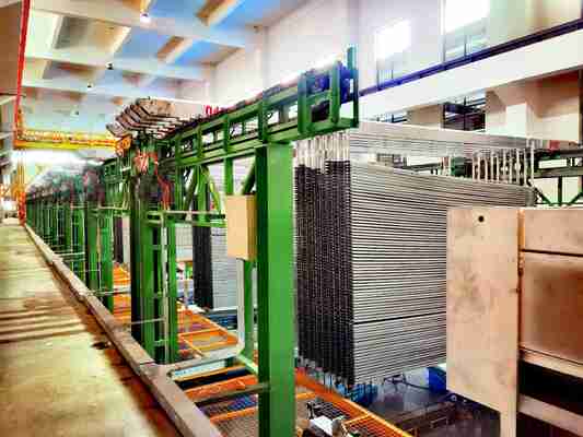 Guter Preis Hocheffiziente Aluminiumprofil Oxidations-Färbungslinie für Solarrahmen Online